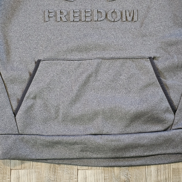 Under Armour Men's Gray Hoodie Sweater - Picture 9 of 9